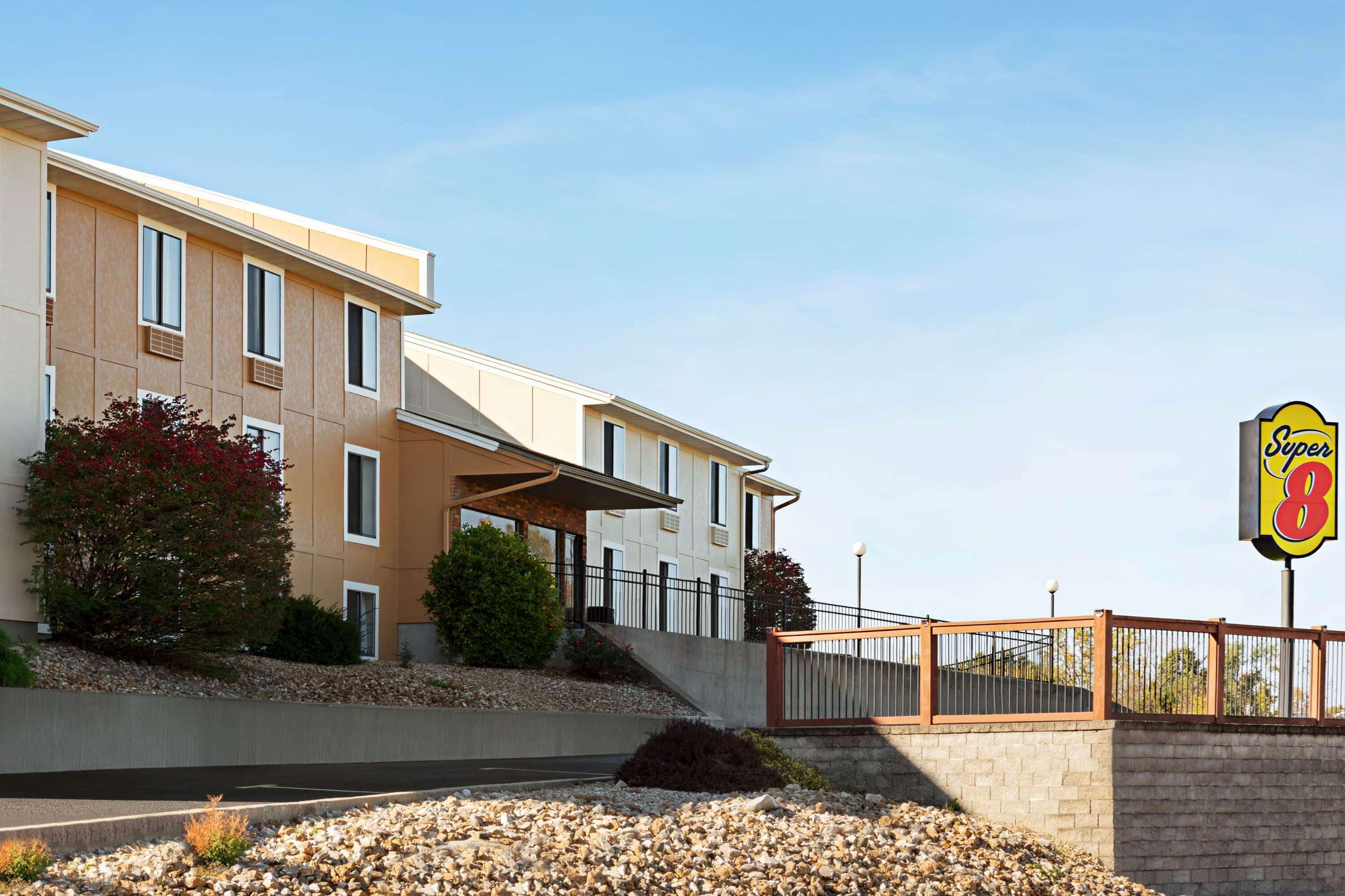 Super 8 By Wyndham Hannibal Exterior photo